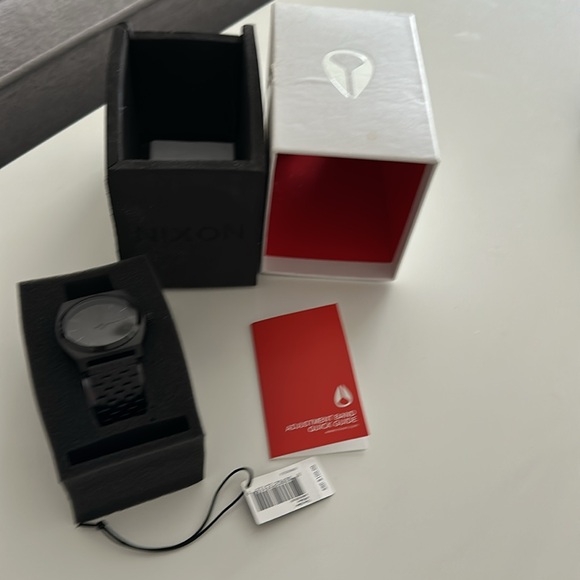 Nixon all black unisex 40 mm Time Teller watch - Picture 4 of 6